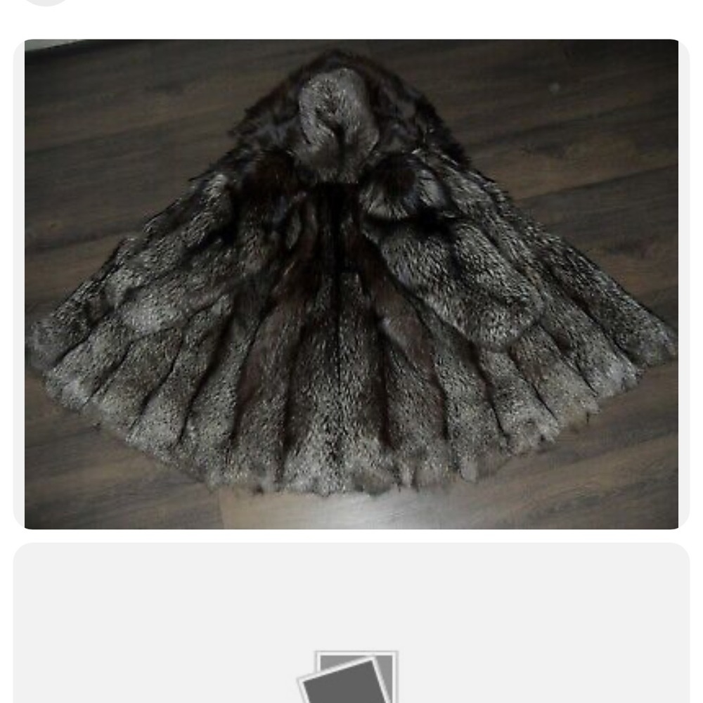 Ladies real silver fox fur coat with hood, full pelt’s beautiful coat